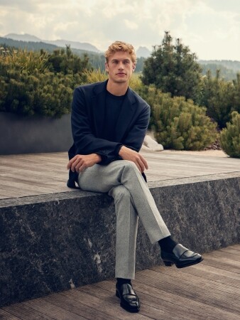 Few combinations are as enduring as a navy blazer and grey flann...