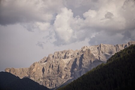 Grey skies over the Dolomites, rain in the air and autumn unfold...